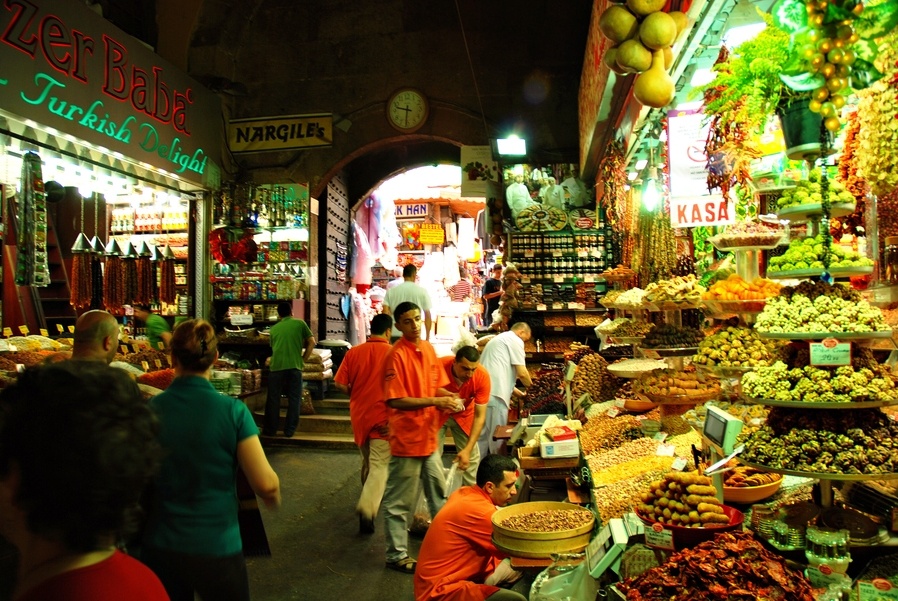 三亿体育手机版-花梨木明年将无木可做,红木市场蝴蝶效应开始(图2) 三亿体育